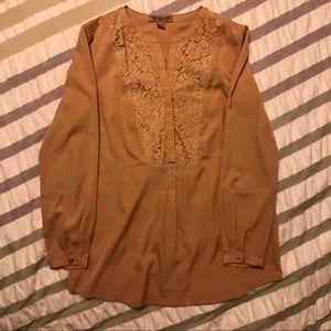Nine West lace front 1/4 button blouse